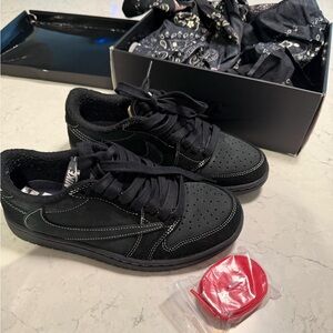 Travis Scott Retro Lows Phantom